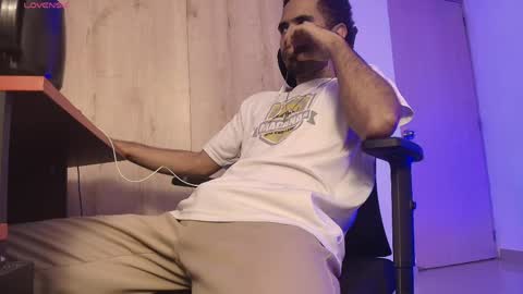 Snapshot of imyourg0d chatting on 25, 4, 2026 Daniel thumb up me please its important Im new INDEPENDENT MODEL online show from 25, 4, 2026