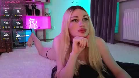  Dina  Help me reach 100 likes  online show from 25, 11, 2025