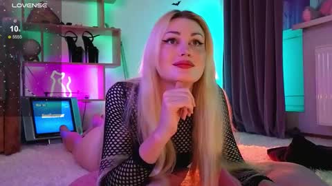 Snapshot of inchcaser chatting on 10, 2, 2026 Dina Help me reach 100 likes online show from 10, 2, 2026