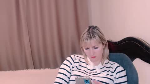 Snapshot of incredible_ariela chatting on 2, 2, 2025 incredible_ariela online show from 2, 2, 2025