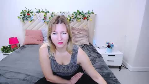 Snapshot of incredible_ariela chatting on 22, 10, 2025 incredible_ariela online show from 22, 10, 2025
