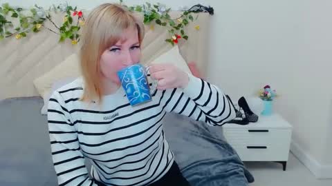 Snapshot of incredible_ariela chatting on 7, 3, 2026 incredible_ariela online show from 7, 3, 2026