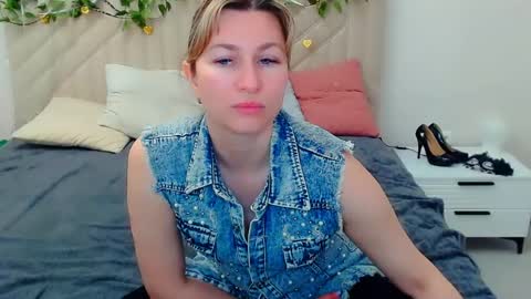 Snapshot of incredible_ariela chatting on 23, 4, 2026 incredible_ariela online show from 23, 4, 2026