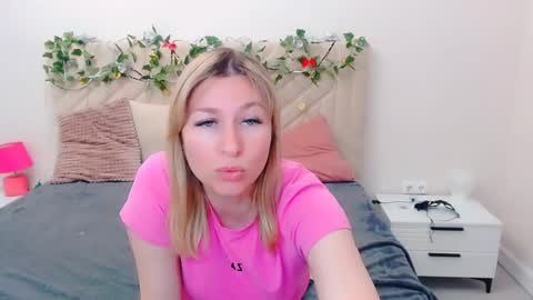 Snapshot of incredible_ariela chatting on 13, 5, 2026 incredible_ariela online show from 13, 5, 2026