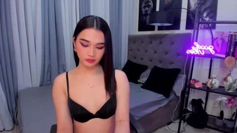 indestructabletrixie online show from 4, 12, 2024