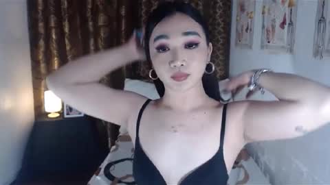 indestructabletrixie online show from 7, 1, 2025