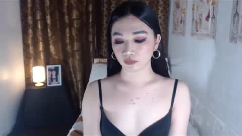 indestructabletrixie online show from 7, 1, 2025