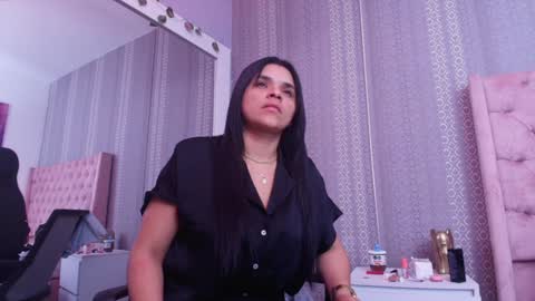 Snapshot of indi_catalina chatting on 20, 1, 2025 Indi Catalina online show from 20, 1, 2025