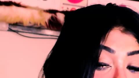 Snapshot of indian_dreamgirl chatting on 1, 12, 2025 Bella Ambrosia online show from 1, 12, 2025