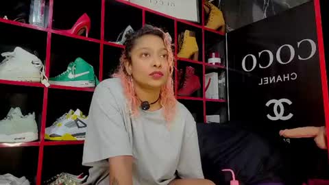 Snapshot of indianbeauty27_ chatting on 22, 6, 2026 Nikki online show from 22, 6, 2026