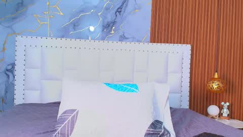 LITTLE AINHOA  online show from 21, 2, 2025