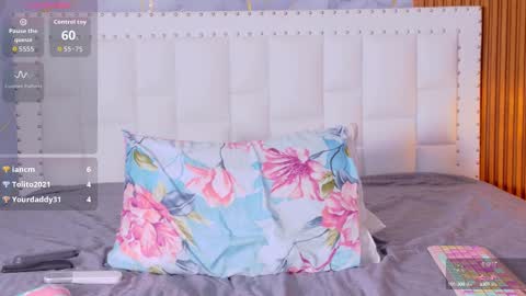 LITTLE AINHOA  online show from 6, 10, 2025