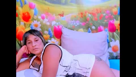 Snapshot of indianroxy27 chatting on 8, 1, 2026 indianroxy27 online show from 8, 1, 2026