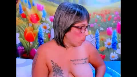 Snapshot of indianroxy27 chatting on 8, 1, 2026 indianroxy27 online show from 8, 1, 2026