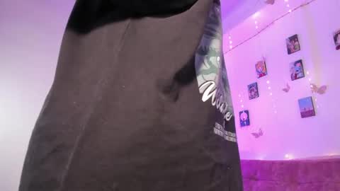 Snapshot of ineedmydaddy_ chatting on 21, 5, 2026 Luna online show from 21, 5, 2026