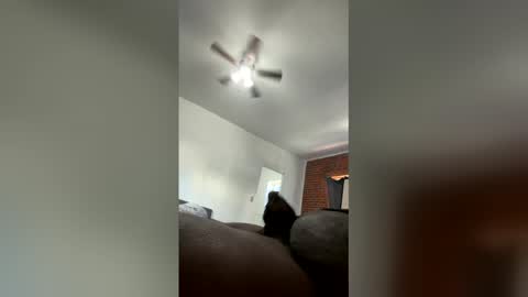 Snapshot of ineedtocumrnbb chatting on 4, 12, 2025 ineedtocumrnbb online show from 4, 12, 2025