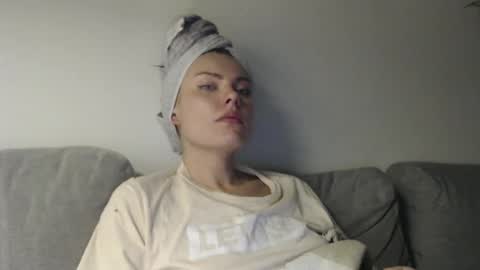 Sweet girl online show from 12, 2, 2025