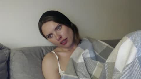 Sweet girl online show from 13, 4, 2026