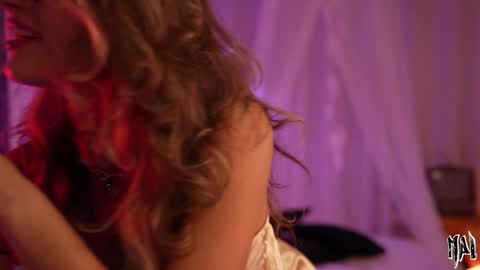 Snapshot of informal_ chatting on 30, 10, 2025 MAL --- online show from 30, 10, 2025