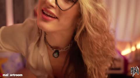 Snapshot of informal_ chatting on 29, 11, 2025 MAL --- online show from 29, 11, 2025