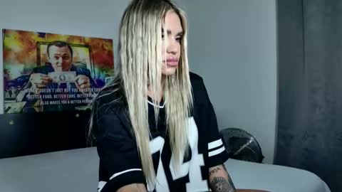 Snapshot of inna_sense chatting on 22, 10, 2025 inna_sense online show from 22, 10, 2025