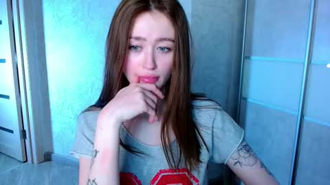 Lina online show from 23, 2, 2025