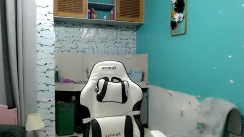 Reign online show from 8, 3, 2026