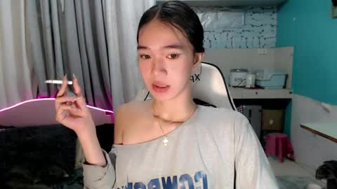 Snapshot of innocent_reign69 chatting on 19, 4, 2026 Reign online show from 19, 4, 2026
