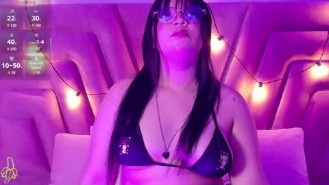 Snapshot of innocenthazel chatting on 2, 5, 2026 innocenthazel online show from 2, 5, 2026