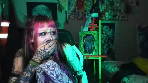 Insunnity666 online show from 5, 3, 2026