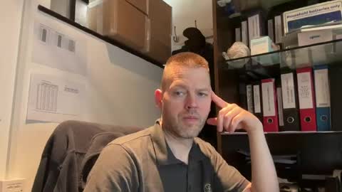 Snapshot of interestedhun chatting on 28, 6, 2026 InterestedHun online show from 28, 6, 2026