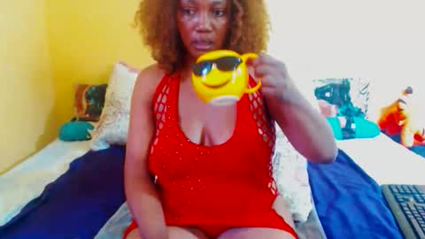 Snapshot of intimacysexy chatting on 3, 11, 2025 boniswa caroline online show from 3, 11, 2025