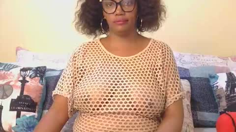 Snapshot of intimacysexy chatting on 6, 5, 2026 boniswa caroline online show from 6, 5, 2026