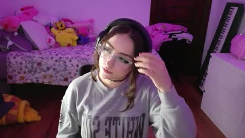 invisibledollx online show from 25, 5, 2026