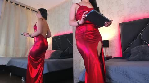 Queen Iris online show from 5, 2, 2025