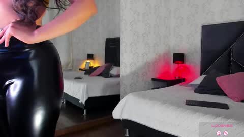 Queen Iris online show from 9, 3, 2026