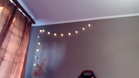 Snapshot of iris_lave chatting on 27, 4, 2026 Lily online show from 27, 4, 2026