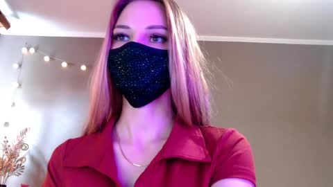 Snapshot of iris_lave chatting on 29, 4, 2026 Lily online show from 29, 4, 2026