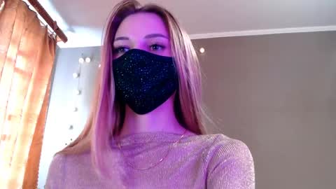 Snapshot of iris_lave chatting on 8, 5, 2026 Lily online show from 8, 5, 2026