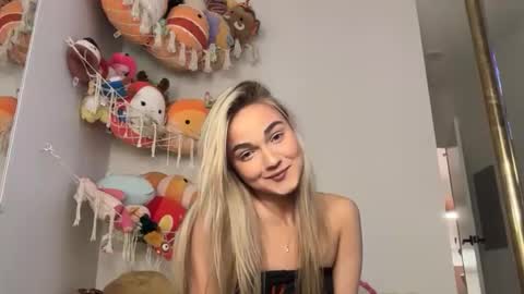 Snapshot of iris_world chatting on 30, 10, 2025 iris online show from 30, 10, 2025