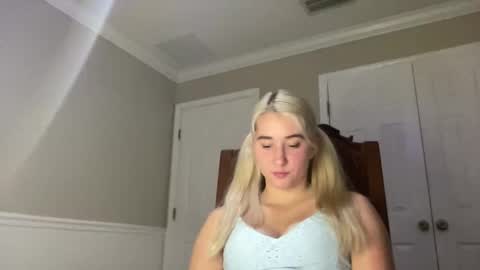 Snapshot of irispink1 chatting on 18, 12, 2025 Irispink1 online show from 18, 12, 2025