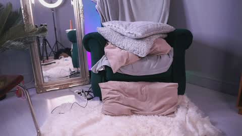 Snapshot of irisreynolds chatting on 6, 1, 2025 Maria online show from 6, 1, 2025