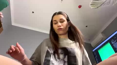 Snapshot of irisreynolds chatting on 28, 1, 2025 Maria online show from 28, 1, 2025