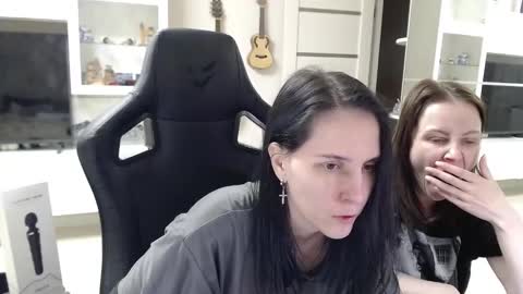 Irwi Tomboy online show from 25, 2, 2025