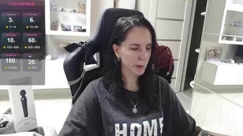 Irwi Tomboy online show from 15, 9, 2025