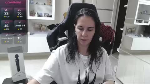 Irwi Tomboy online show from 15, 9, 2025