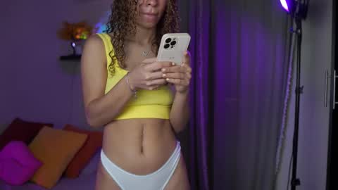 Snapshot of isa_____ chatting on 31, 10, 2025 isa_____ online show from 31, 10, 2025