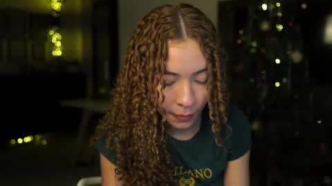 Snapshot of isa_____ chatting on 16, 12, 2025 isa_____ online show from 16, 12, 2025