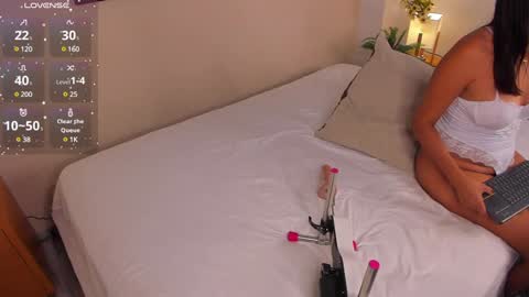 oIssaJonneso online show from 6, 2, 2025