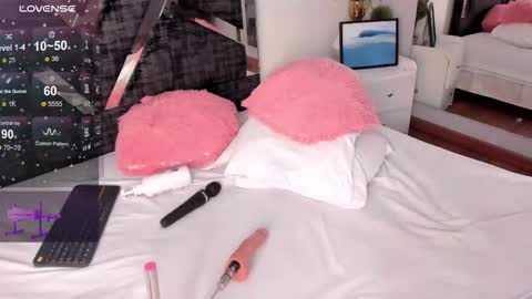 Snapshot of isa_jonness_ chatting on 24, 2, 2026 oIssaJonneso online show from 24, 2, 2026